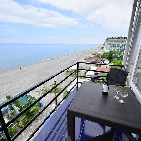 Hotel Lazuri In Kvariati Zewnętrze zdjęcie