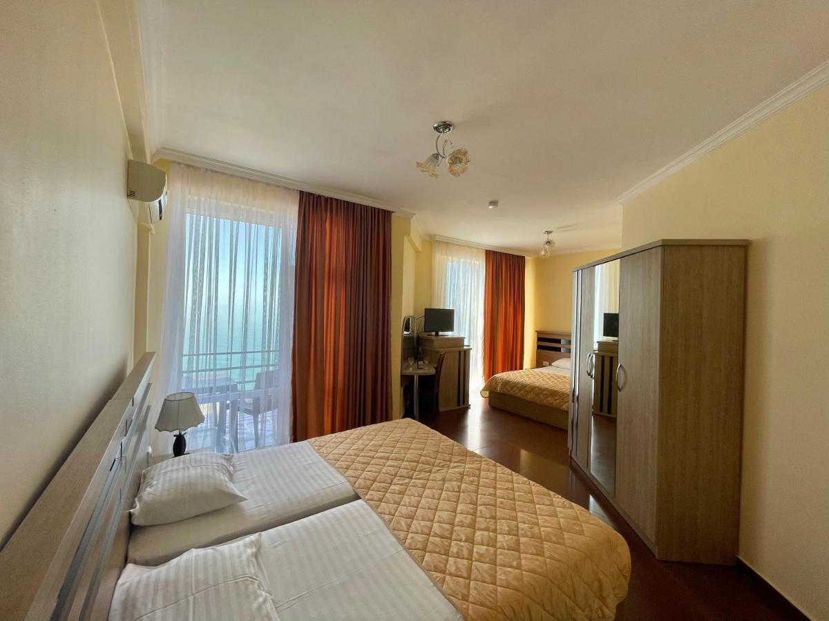 Hotel Lazuri In Kvariati Zewnętrze zdjęcie