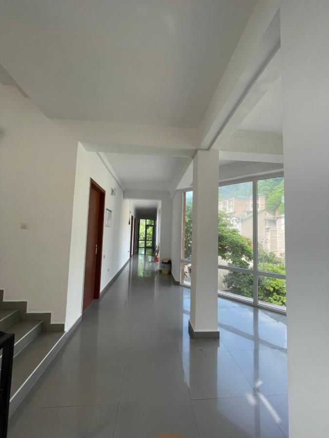 Hotel Lazuri In Kvariati Zewnętrze zdjęcie