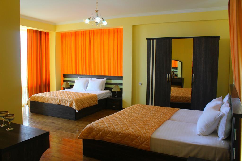 Hotel Lazuri In Kvariati Zewnętrze zdjęcie